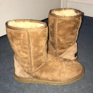 UGGS light brown